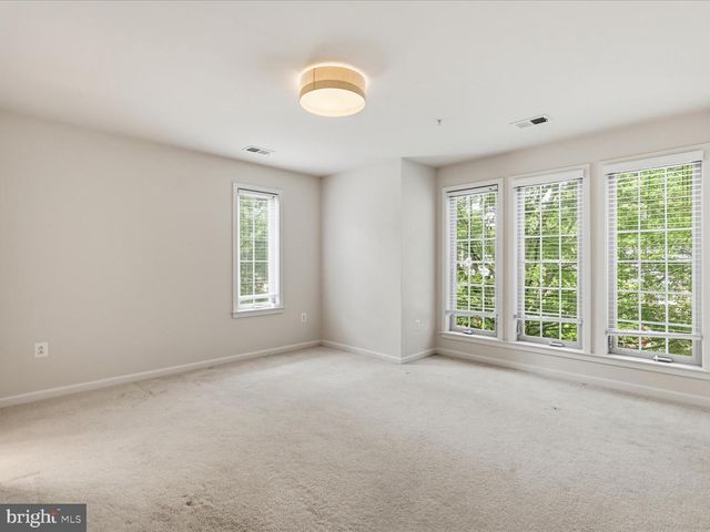 3153 BLUE BARN WAY, Fairfax, VA 22031