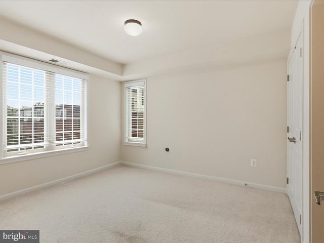 3153 BLUE BARN WAY, Fairfax, VA 22031