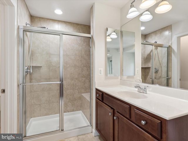 3153 BLUE BARN WAY, Fairfax, VA 22031
