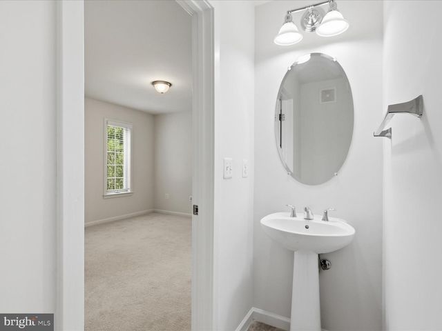 3153 BLUE BARN WAY, Fairfax, VA 22031