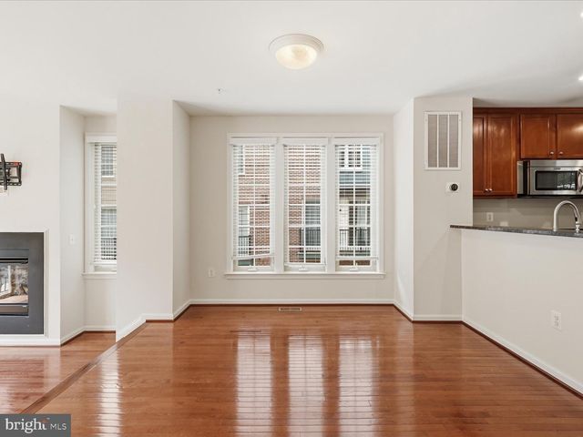 3153 BLUE BARN WAY, Fairfax, VA 22031