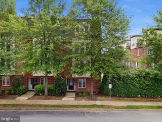 3153 BLUE BARN WAY, Fairfax, VA 22031