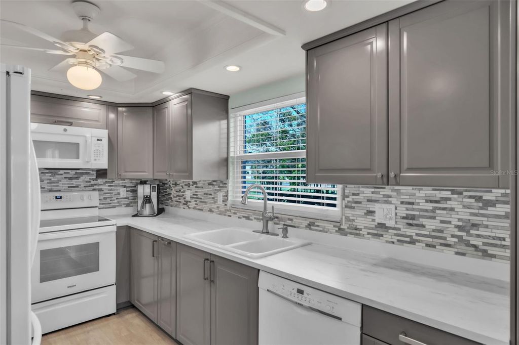 600 MANATEE AVENUE 145, HOLMES BEACH, FL 34217 — photo 5