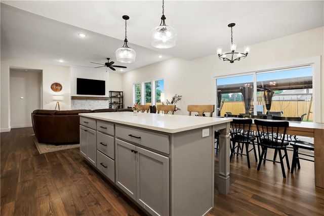 5004 Cedar Grove Way, Lawrence, KS 66049