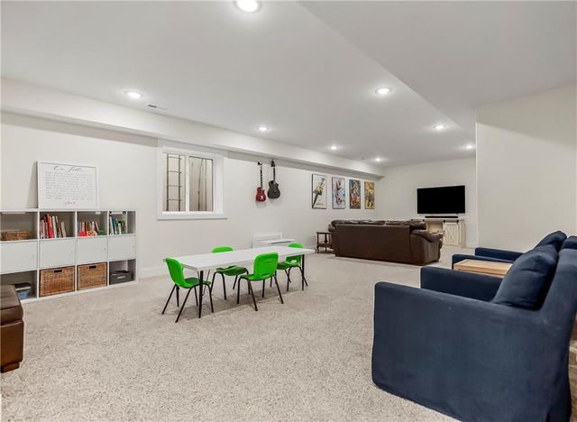 5004 Cedar Grove Way, Lawrence, KS 66049