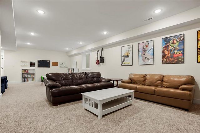 5004 Cedar Grove Way, Lawrence, KS 66049