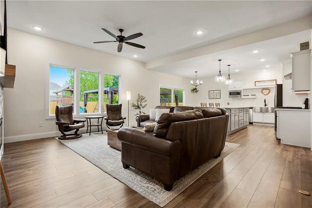5004 Cedar Grove Way, Lawrence, KS 66049