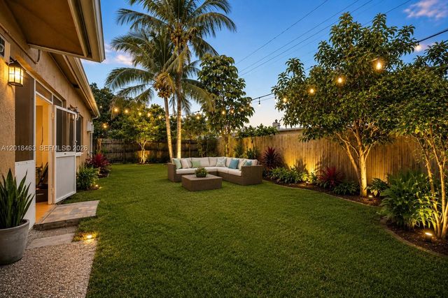 15725 SW 102nd Place, Miami, FL 33157