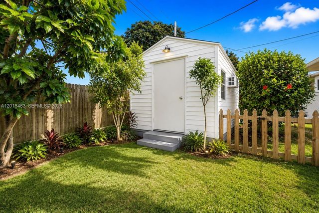 15725 SW 102nd Place, Miami, FL 33157