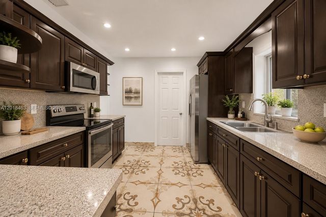 15725 SW 102nd Place, Miami, FL 33157