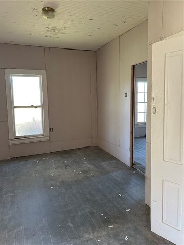 512 S Mckinney Street, Mexia, TX 76667