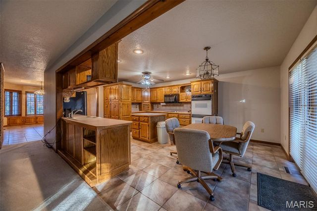 25670 Open Ridge Lane, Lebanon, MO 65536