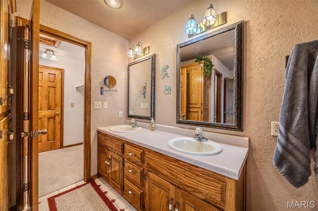 25670 Open Ridge Lane, Lebanon, MO 65536