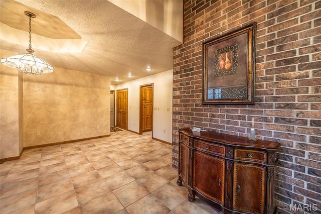 25670 Open Ridge Lane, Lebanon, MO 65536