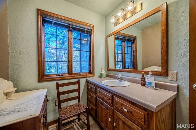 25670 Open Ridge Lane, Lebanon, MO 65536