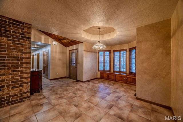 25670 Open Ridge Lane, Lebanon, MO 65536