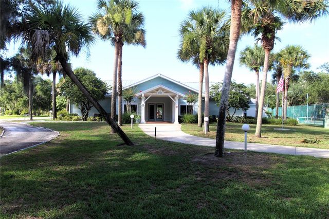 415 SIOUX BOULEVARD, Oak Hill, FL 32759