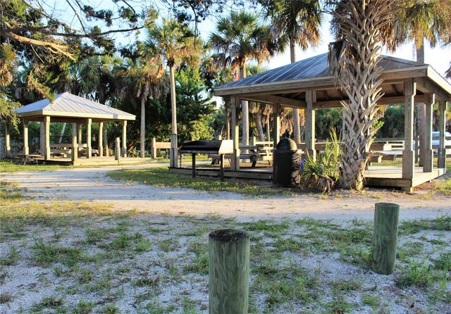 415 SIOUX BOULEVARD, Oak Hill, FL 32759