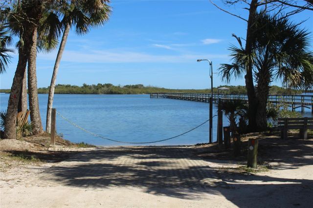 415 SIOUX BOULEVARD, Oak Hill, FL 32759