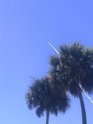 415 SIOUX BOULEVARD, Oak Hill, FL 32759