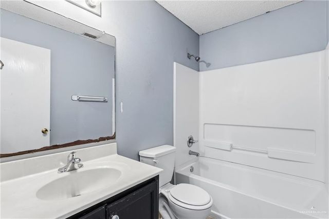 2246 Llano Grande Lane, Edinburg, TX 78542