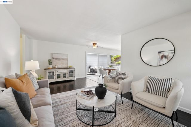 7747 Desertwood Ln, Pleasanton, CA 94588