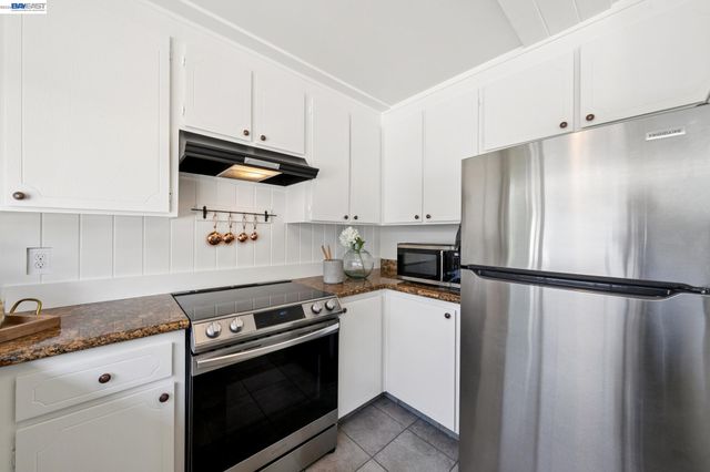 7747 Desertwood Ln, Pleasanton, CA 94588