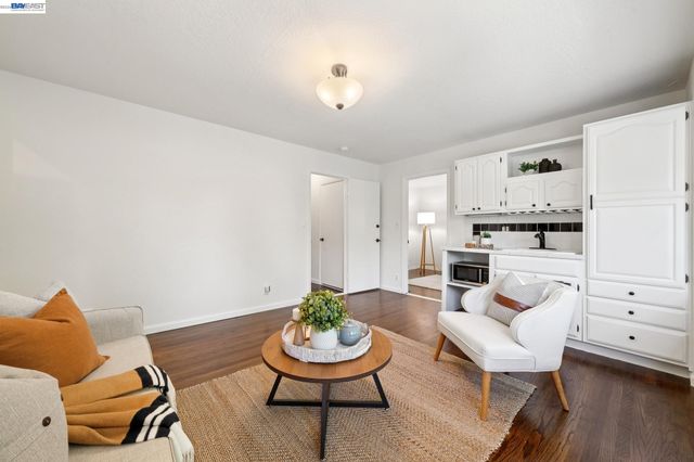 7747 Desertwood Ln, Pleasanton, CA 94588