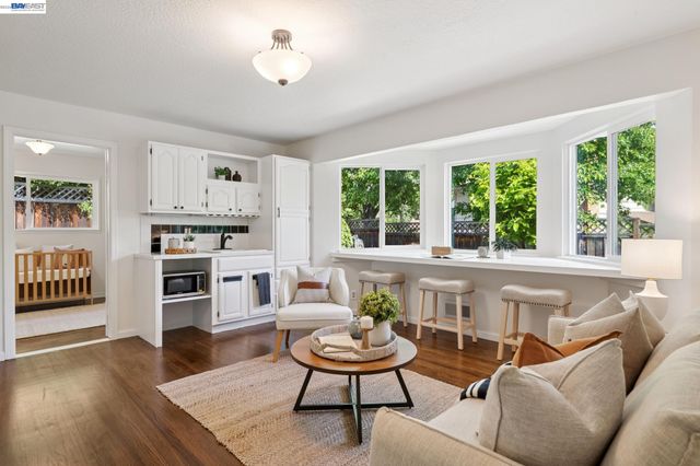 7747 Desertwood Ln, Pleasanton, CA 94588