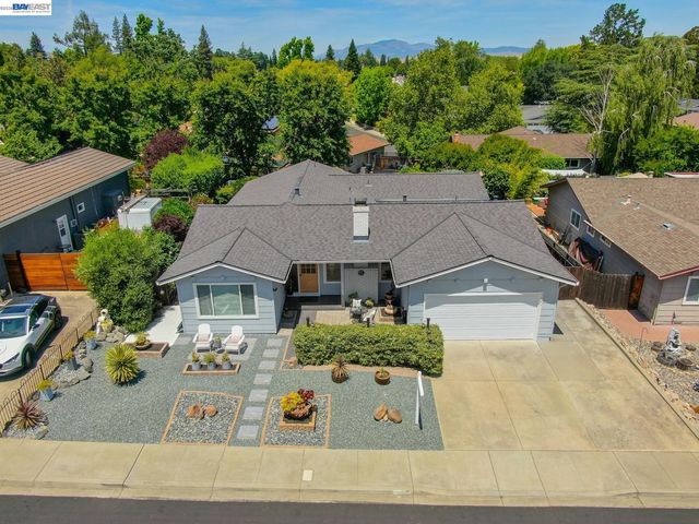 7747 Desertwood Ln, Pleasanton, CA 94588