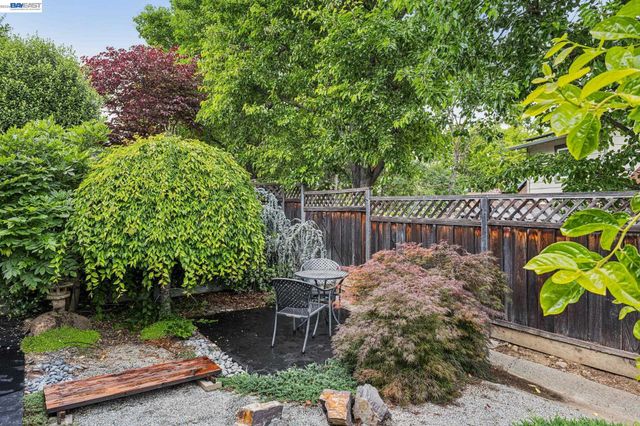7747 Desertwood Ln, Pleasanton, CA 94588