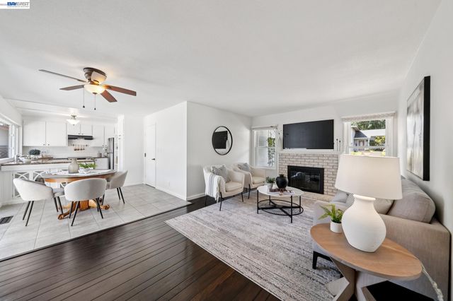 7747 Desertwood Ln, Pleasanton, CA 94588