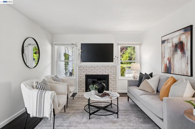 7747 Desertwood Ln, Pleasanton, CA 94588