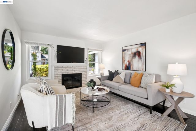 7747 Desertwood Ln, Pleasanton, CA 94588