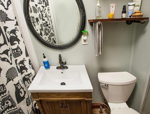 107 Lyman St, South Hadley, MA 01075