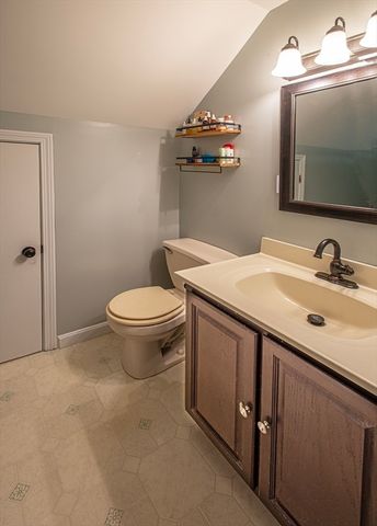 107 Lyman St, South Hadley, MA 01075