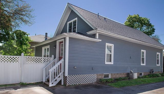 107 Lyman St, South Hadley, MA 01075