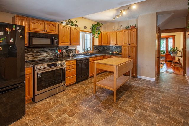 107 Lyman St, South Hadley, MA 01075