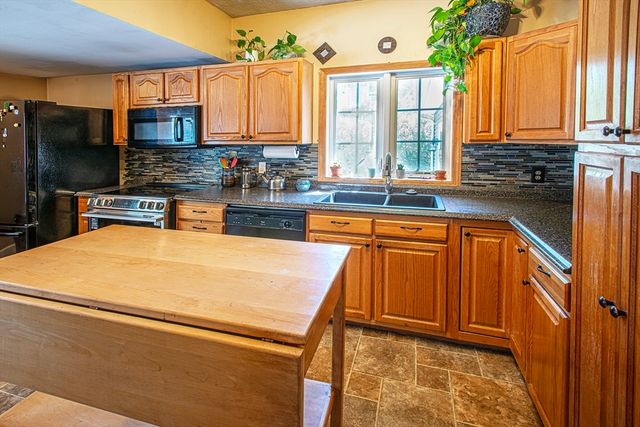 107 Lyman St, South Hadley, MA 01075