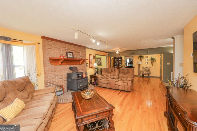 1142 Hammett Road, Lagrange, GA 30241