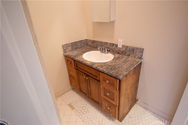 4529 S Vermont, Los Angeles, CA 90037