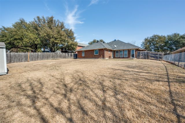 3657 Village Green Drive, Grand Prairie, TX 75052