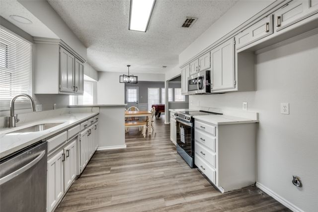 3657 Village Green Drive, Grand Prairie, TX 75052