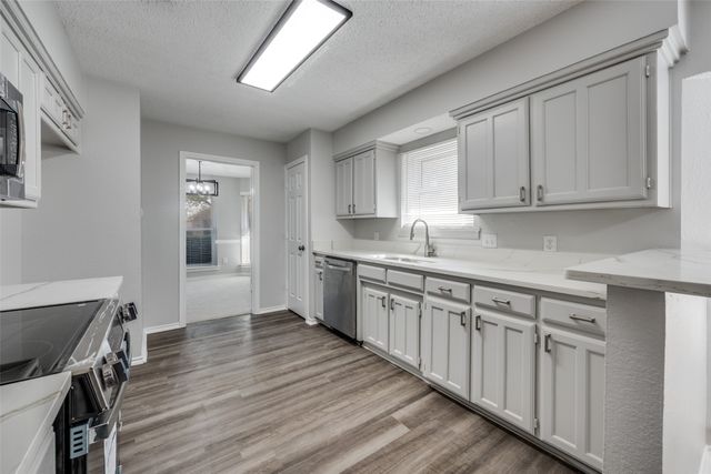 3657 Village Green Drive, Grand Prairie, TX 75052