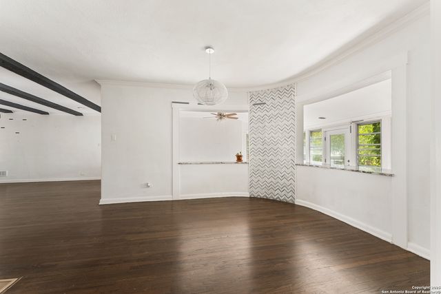 1100 Garraty, Terrell Hills, TX 78209