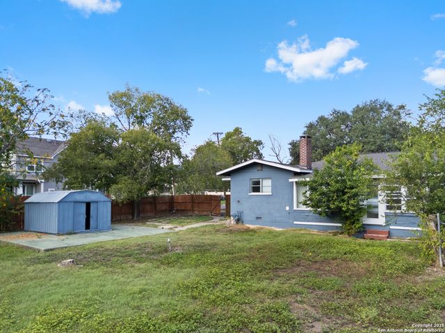 1100 Garraty, Terrell Hills, TX 78209