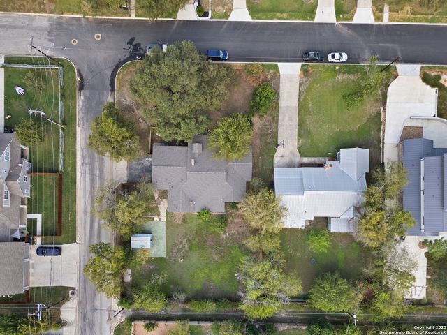 1100 Garraty, Terrell Hills, TX 78209