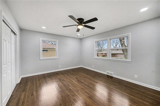 1933 N 83rd Terrace, Kansas City, KS 66112