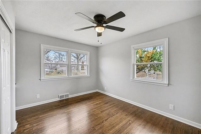 1933 N 83rd Terrace, Kansas City, KS 66112