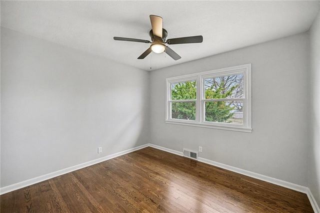 1933 N 83rd Terrace, Kansas City, KS 66112